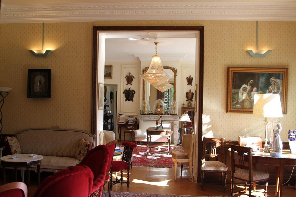 Chateau Du Breuil Bed & Breakfast Gevrolles Exterior photo