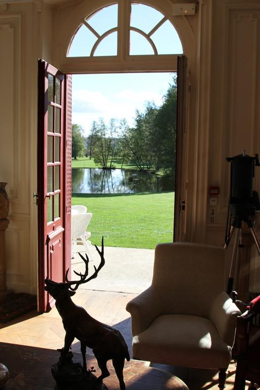 Chateau Du Breuil Bed & Breakfast Gevrolles Exterior photo