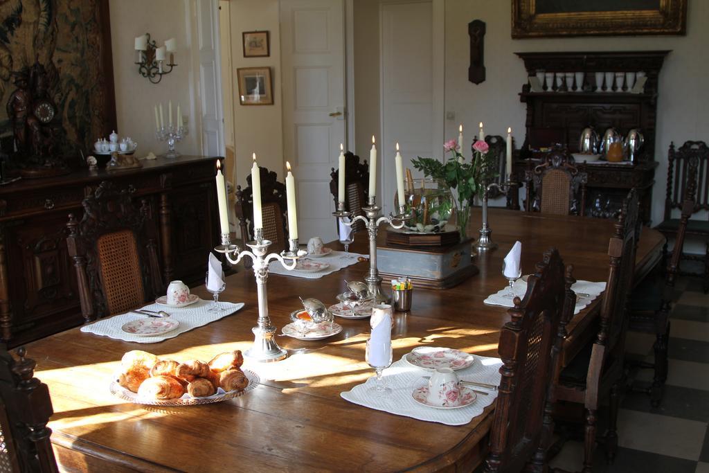 Chateau Du Breuil Bed & Breakfast Gevrolles Exterior photo