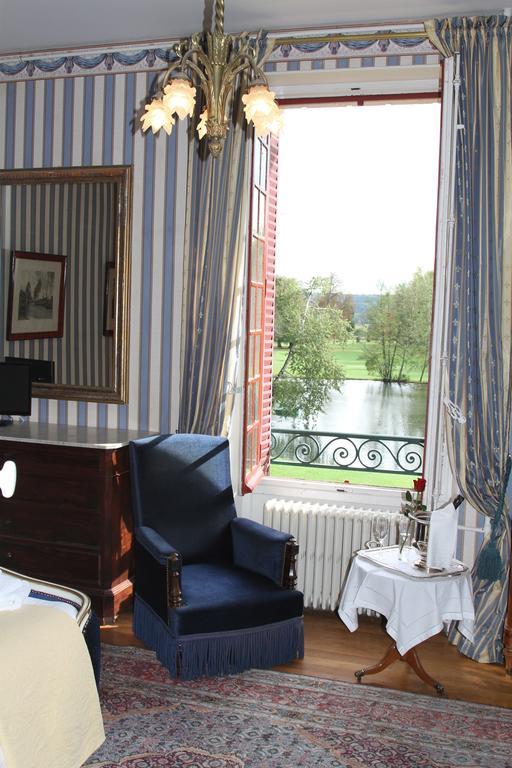 Chateau Du Breuil Bed & Breakfast Gevrolles Room photo