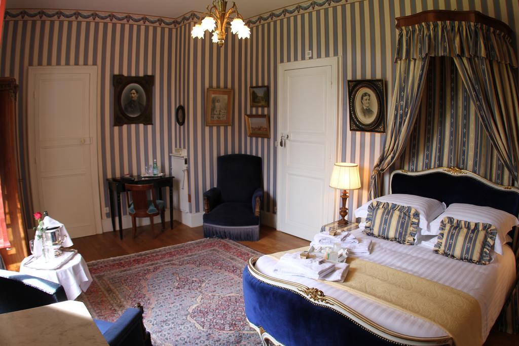 Chateau Du Breuil Bed & Breakfast Gevrolles Room photo