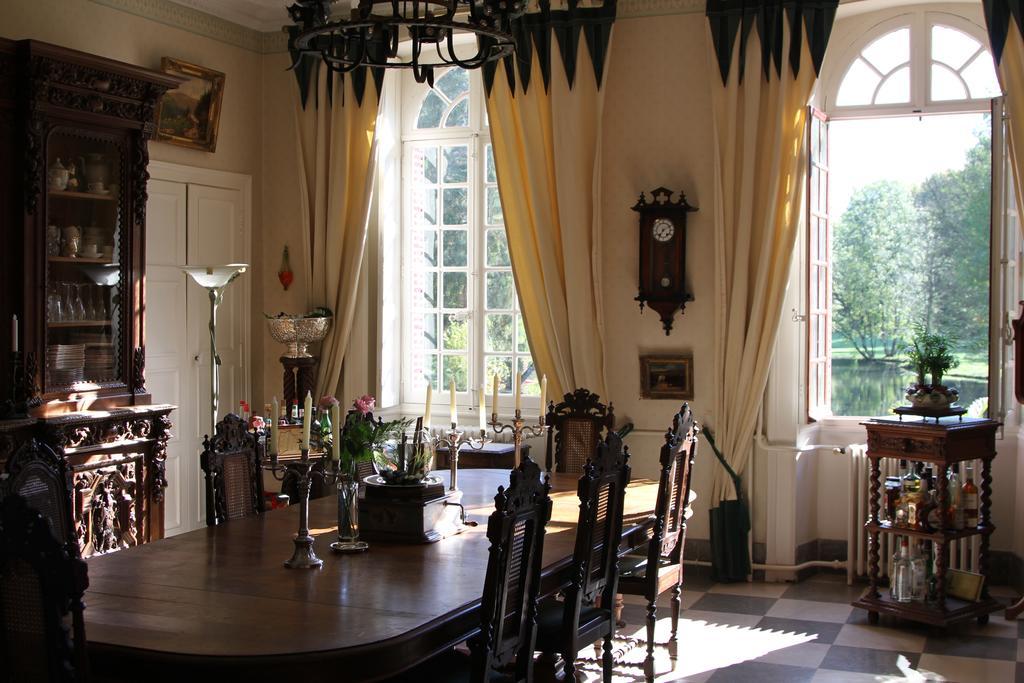 Chateau Du Breuil Bed & Breakfast Gevrolles Exterior photo