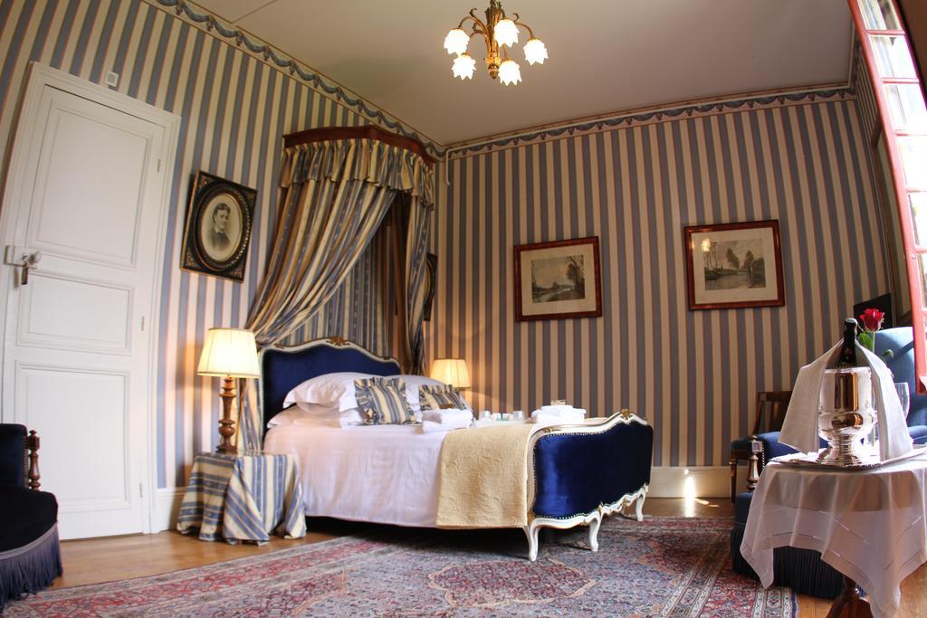 Chateau Du Breuil Bed & Breakfast Gevrolles Room photo